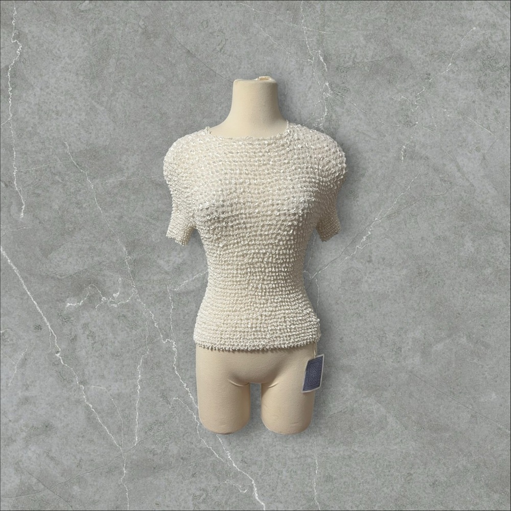 White and Gold Popcorn Top